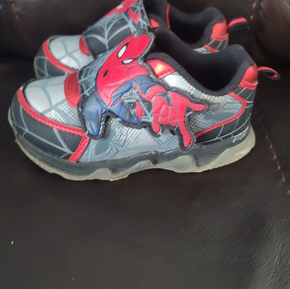 Spiderman Kids Shoes Size 9 - Picture 3 of 6
